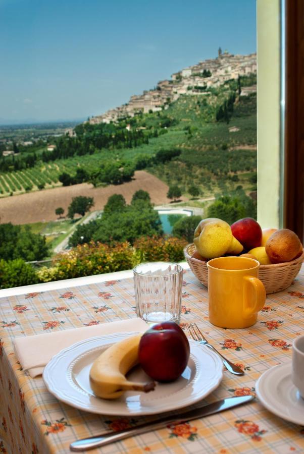 Agriturismo Fiordaliso Треви Екстериор снимка